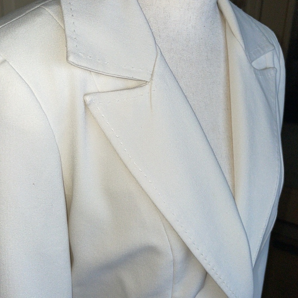 Creamy Winter White Belted & Tailored Professional Blazer Stretch Jacket Size 8 - Picture 5 of 16